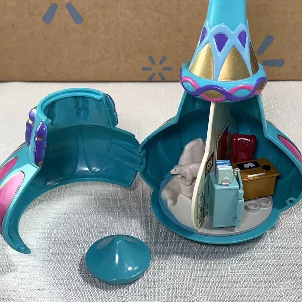Trendmasters 1995 I Dream Of Jeannie Polly Pocket Lot Of Bottles And 3 Figures